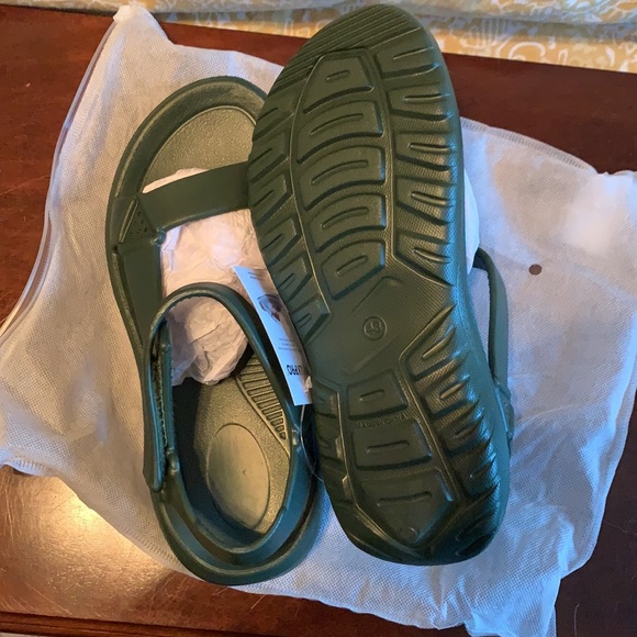Brand New!  Green Lightweight Foam walking sandals - Picture 3 of 3